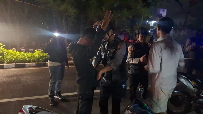 Polres Metro Tangerang Kota menggelar patroli malam cegah kejahatan.