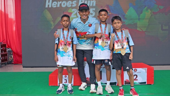 Komando Gabungan Wilayah Pertahanan (Kogabwilhan) III, menggelar ajang Trisula Heroes Run 2025, yang di ikuti oleh ribuan warga Mimika Provinsi Papua Tengah.