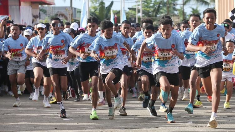 Ribuan Warga Mimika Meriahkan Trisula Heroes Run 2025