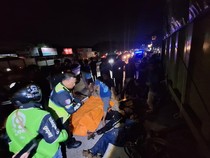 Detik-detik Motor Tabrak Truk di Palembang yang Tewaskan 2 Orang