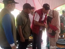Ahli Waris Korban Longsor Cibeunying Cilacap Dapat Santunan Rp 15 Juta