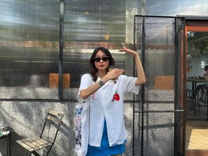 Doyan Kulineran, Shindy Huang Asyik Jajan Bagel dan Tiramisu