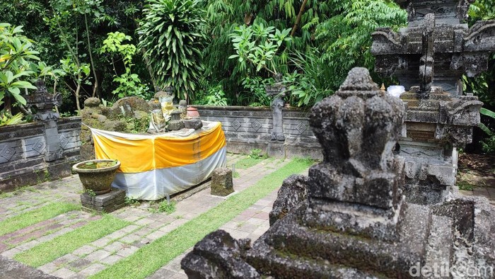 Situs sejarah Lingga Yoni yang diketahui sudah ada sejak abad ke-12 di Banjar Ujung, Kelurahan Kesiman, Denpasar Timur, Kota Denpasar, Bali, Minggu (16/11/2025).