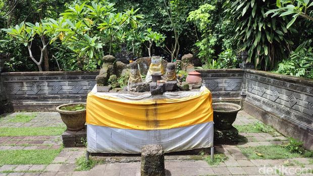 Situs sejarah Lingga Yoni yang diketahui sudah ada sejak abad ke-12 di Banjar Ujung, Kelurahan Kesiman, Denpasar Timur, Kota Denpasar, Bali, Minggu (16/11/2025). Situs sejarah Lingga Yoni yang diketahui sudah ada sejak abad ke-12 di Banjar Ujung, Kelurahan Kesiman, Denpasar Timur, Kota Denpasar, Bali, Minggu (16/11/2025).