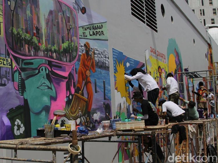 TIM Disulap Jadi Lautan Warna, 20 Seniman Ramaikan Jakarta Mural Festival 2025