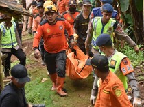 Hari Keempat Evakuasi Korban Longsor Cilacap: 2 Ditemukan, 10 Masih Dicari