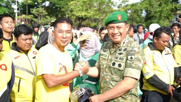 Apel Pasukan Operasi Zebra Lancang Kuning 2025 di Polda Riau.