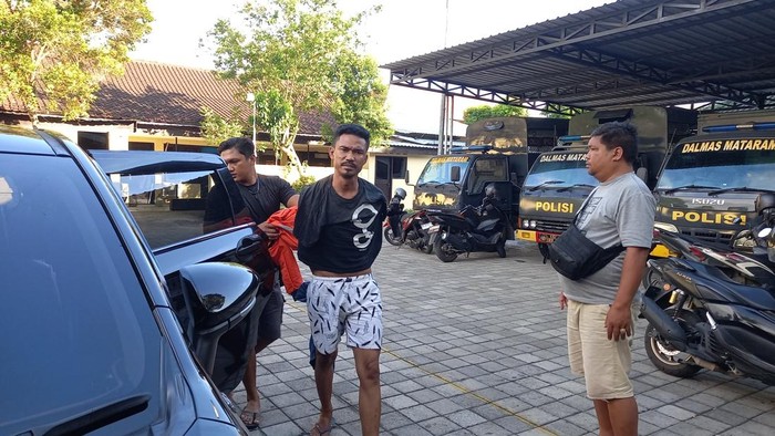AS (33), residivis pencurian di Mataram ditangkap lagi, Minggu (17/11/2025). Ia ditangkap gara-gara menjadi pengedar sabu. (Foto: Dok. Polresta Mataram)