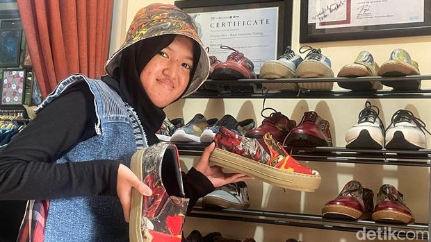 Athaya Putri Nirwasita, penyandang Attention Deficit Hyperactivity Disorder (ADHD) mengukir prestasi gemilang lewat lukisan Athaya Putri Nirwasita, penyandang Attention Deficit Hyperactivity Disorder (ADHD) mengukir prestasi gemilang lewat lukisan