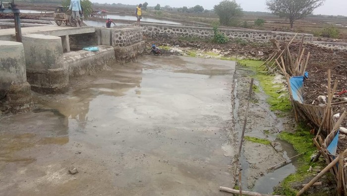 Bendung Bendo di Desa Parean Girang, Indramayu