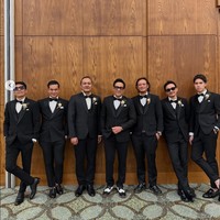 Dalam foto-foto yang dibagikan terlihat Andre Taulany, Desta, Vincent Rompies, Surya Insomnia, hingga El Rumi turut menjadi groomsman di pernikahan Boiyen. Foto: Instagram