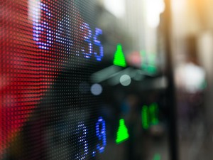 IHSG Melemah Tipis, OJK Siapkan Standar Baru Free Float