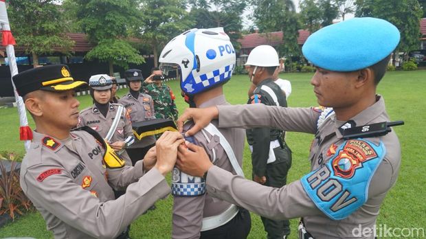 Dimulainya Operasi Zebra Semeru 2025 Apel gelar pasukan di Lapangan Mapolres Jombang pagi tadi. Apel ini dipimpin langsung Wakapolres Jombang Kompol Christian Bagus Yulianto.