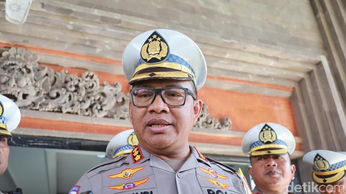 Dirlantas Polda Bali, Kombes Turmudi seusai Apel Operasi Zebra 2025 di kantornya, Senin (17/11/2025). (Aryo Mahendro/detikBali).
