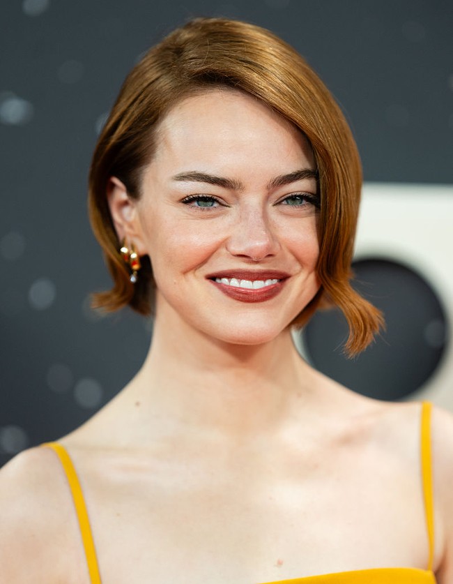 Selama ini kecantikan memang dianggap subjektif, namun penelitian terbaru menunjukkan sudut pandang berbeda. Studi tersebut menggunakan Golden Ratio atau rasio 1:1.618 yang disebut-sebut sebagai ukuran simetris ideal sebuah wajah, mulai dari proporsi bibir, ukuran dahi, struktur rahang, hingga bentuk alis. Foto: Foto: Getty Images