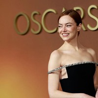 Secara pemetaan wajah, Emma Stone dinilai memiliki garis rahang yang nyaris sempurna.   Foto: Foto: Getty Images