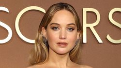 Malam Ketika Para Bintang Mengeluarkan Kartu Terbaik