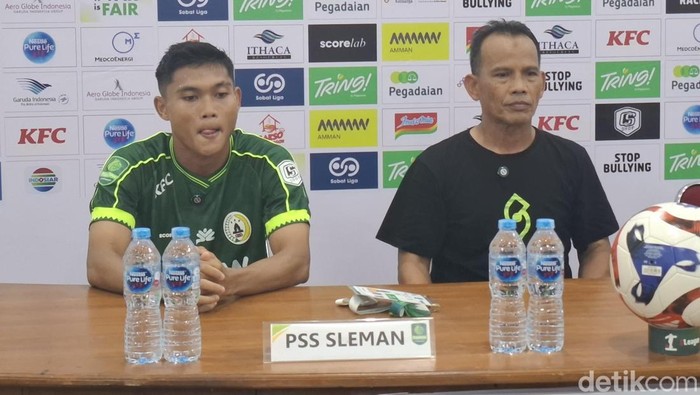 Jumpa pers PSS Sleman di Stadion Maguwoharjo, Sleman, Senin (17/11/2025).