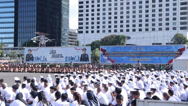 Kapolda Metro Jaya Irjen Pol Asep Edi Suheri membentuk Polisi Siswa.