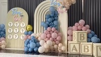 Kartika Putri menggelar syukuran jelang melahirkan anak ketiganya. Momen tersebut juga dibarengi dengan gender reveal. Foto: Instagram @kartikaputriworld