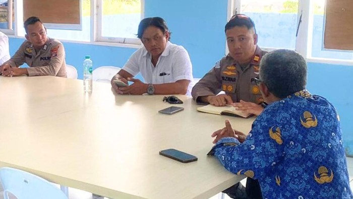 KSKP Polres Tarakan bersama Kepala UPTD Pelabuhan Tengkayu melakukan Rakor di Kantor UPTD Pelabuhan SDF Tarakan. (Istimewa/Polres Tarakan)