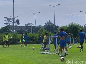 Bojan Hodak Muncul Lagi di Latihan Persib Setelah Isu ke Timnas Indonesia