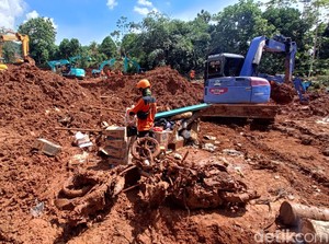 Kisah Kakak Adik Selamat dari Longsor Cilacap Merangkak Keluar Timbunan Puing