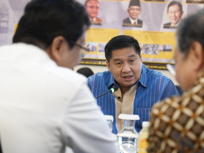 Menteri PKP Maruarar Sirait dalam rapat koordinasi Komite Kebijakan KUR di Kementerian Koordinator bidang Perekonomian, Jakarta, Senin (17/11/2025).