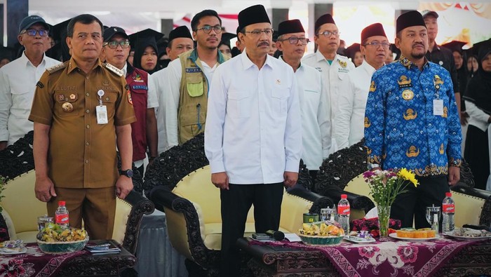 Menteri Sosial Saifullah Yusuf