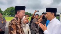 Momen Jokowi Ikut Jemput Jenazah Istri Wiranto di Bandara Solo