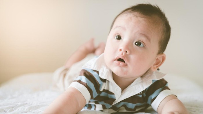 Nama Bayi Laki-laki Pembawa Rezeki 2 Kata Modern dan Islami Beserta Artinya