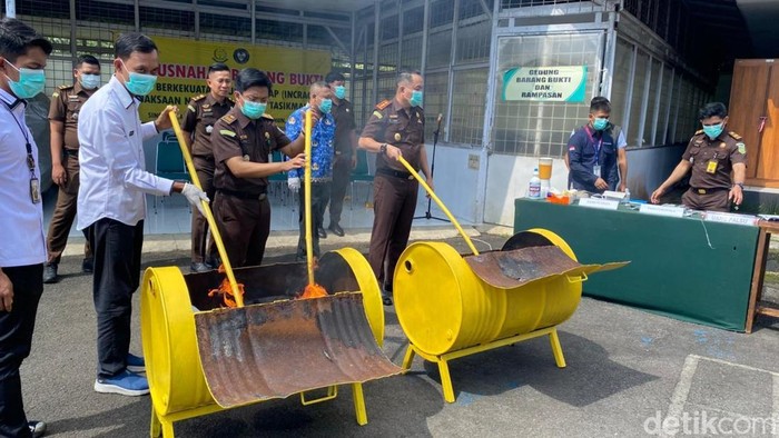 Pemusnahan barang bukti uang palsu di Tasikmalaya