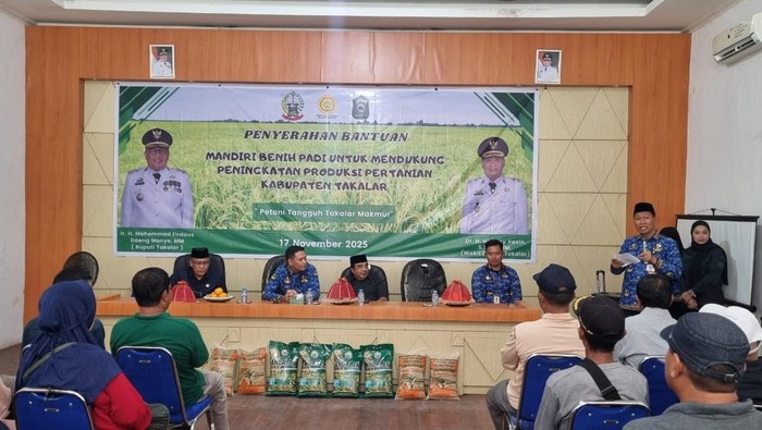 Penyaluran simbolis 163 ton bibit padi program Mandiri Benih di Aula Dinas Tanaman Pangan, Hortikultura, Perkebunan, dan Ketahanan Pangan Takalar. Dokumen Istimewa