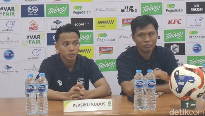 Jumpa pers Persiku Kudus di Stadion Maguwoharjo, Sleman, Senin (17/11/2025).