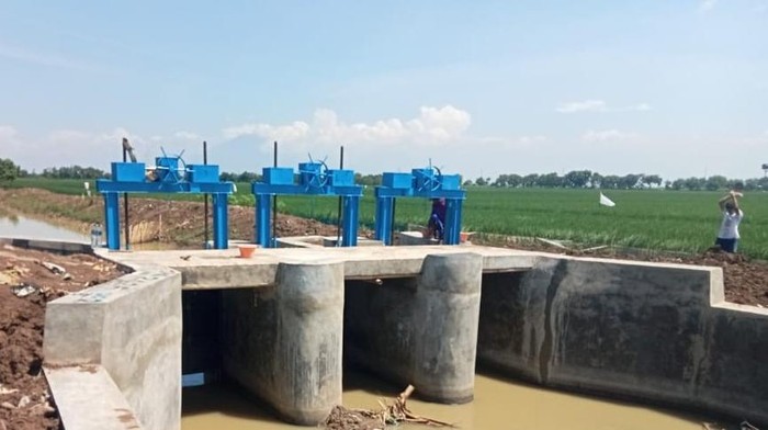 Pintu Air Cimalang di Desa Karanggetas