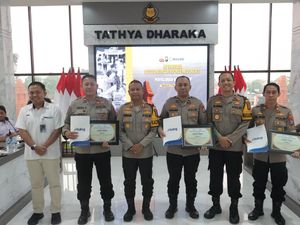 Salurkan Beras SPHP 753 Ton, Polres Mojokerto Diganjar Penghargaan Bulog