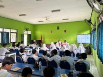 Puluhan Siswa SMPN 1 Rembang Pasuruan Ikuti Sosialisasi Bahaya Narkoba