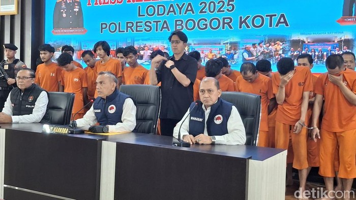 Polresta Bogor menangkap 22 pelaku dan menyita sabu hingga ganja selama 10 hari operasi.
