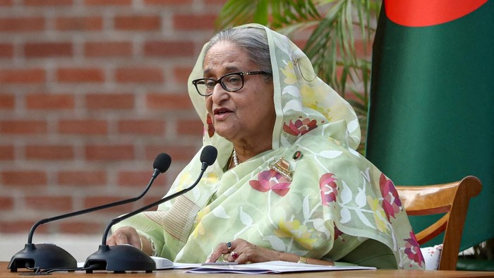 FILE PHOTO: Sheikh Hasina, the newly elected Prime Minister of Bangladesh and Chairperson of Bangladesh Awami League, speaks during a meeting with foreign observers and journalists at the Prime Minister's residence in Dhaka, Bangladesh, January 8, 2024. REUTERS/Mohammad Ponir Hossain/File Photo