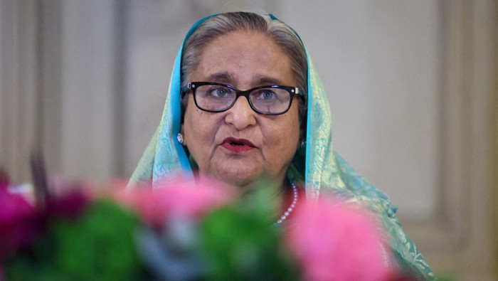 FILE PHOTO: Bangladeshi Prime Minister Sheikh Hasina speaks as she meets with British Foreign Secretary David Cameron (not pictured) during the annual Munich Security Conference, in Munich, Germany February 17, 2024. REUTERS/Wolfgang Rattay/File Photo