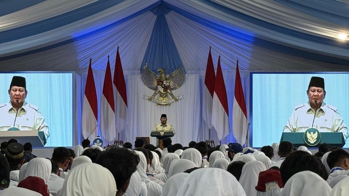Prabowo Subianto di SMPN 4 Bekasi (Eva/detikcom)