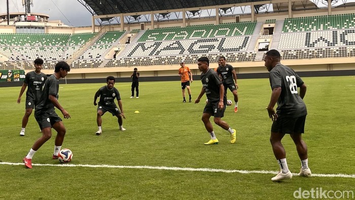 Prediksi Susunan Pemain PSS Sleman Vs PSIS Semarang Sore Nanti