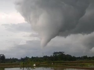 Heboh Gulungan Angin di Banjar, Satu Rumah Rusak Tersapu