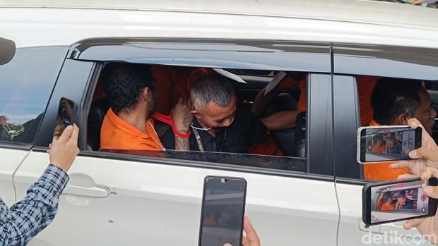 Reka ulang kasus Kacab Bank di Jakarta diculik dan dibunuh.