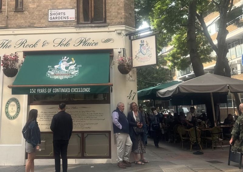 Restoran fish and chips tertua di london Restoran fish and chips tertua di london
