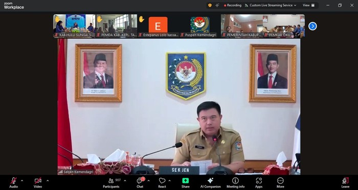 Sekretaris Jenderal (Sekjen) Kementerian Dalam Negeri (Kemendagri) Tomsi Tohir meminta pemerintah daerah (pemda) mempercepat realisasi Anggaran Pendapatan dan Belanja Daerah (APBD) 2025 menjelang penutupan tahun anggaran.