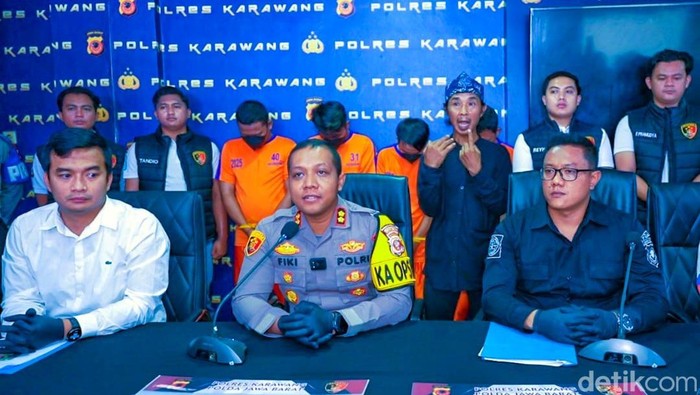 Sesi rilis pengungkapan pelaku pengeroyokan anak disabilitas di Mapolres Karawang