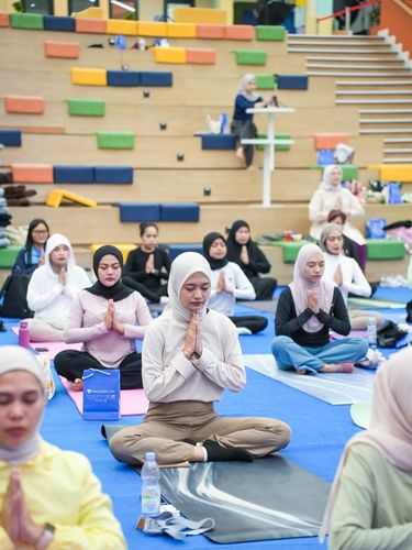 Sesi Yoga di Women's Space ParagonCorp