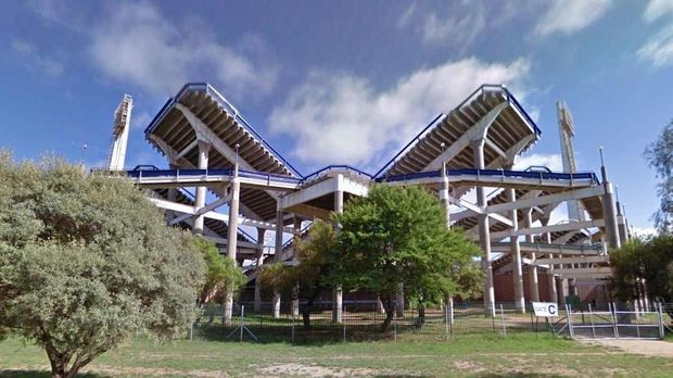 Stadion Mmabatho di Afrika Selatan yang punya desain unik dan nyeleneh banget.