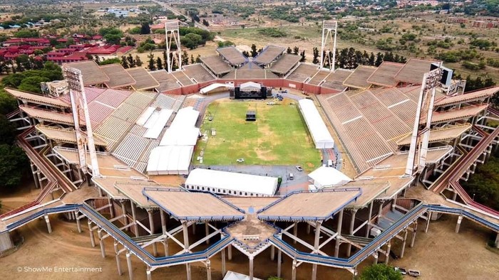 Stadion Mmabatho di Afrika Selatan yang punya desain unik dan nyeleneh banget.